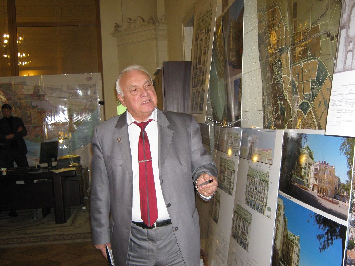 Владимир Глазырин-главный архитектор гостиницы